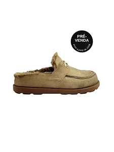 PRÉ-VENDA | Lia - Tamanco Clog Pelo Camurça Taupe