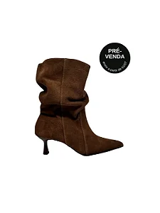 |PRÉ-VENDA| Alice Slouch - Bota Couro Camurça Bico Fino Salto Kitten Café
