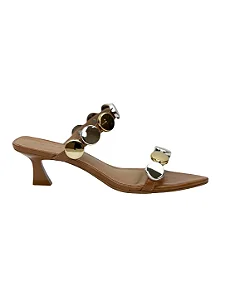 Alícia - Tamanco Feminino Salto Kitten com Tiras Metal Caramelo