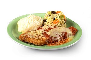 FILÉ DE FRANGO À PARMEGIANA - Risoto de Legumes - Purê de Cará