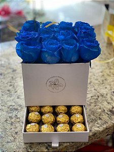 Box de Rosas Azuis