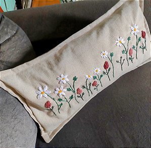 Almofada bordada