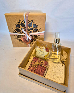 Caixa Mandala Amar: vela+ home spray + sabonete + pingente aromático