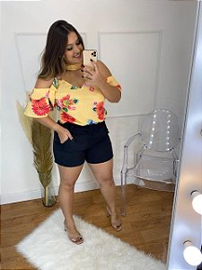 Blusa tecido crepe ombro de fora