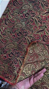 Jacquard Vermelho e Preto com Dourado