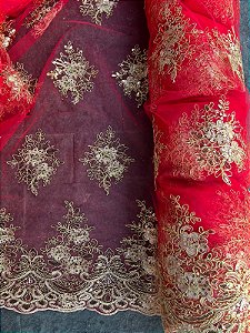 Tule Vermelho com Dourado Bordado