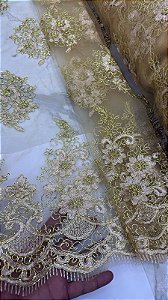 Tule Dourado Bordado