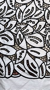 Rechilieu Branco com Preto Bordado