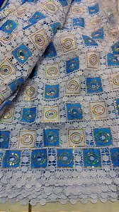 Africano Branco com Azul e Dourado Bordado Luxo