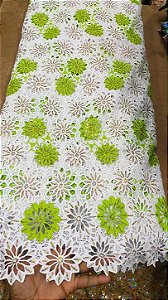 Africano Branco com Verde Bordado Luxo