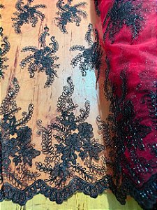 Tule Vermelho com Preto Bordado