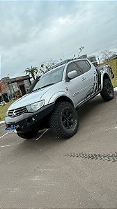 Para-choque dianteiro L200 TRITON FAROL SIMPLES 2008 A 2015