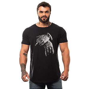 Camiseta Longline Masculina MXD Conceito Limitada Mãos Com Gestos e Relógio Preto
