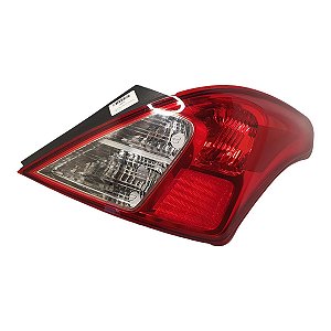 Lanterna Traseira Versa 2011 A 2019 Direita Cristal Original