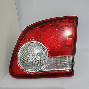 Lanterna Tampa Traseira Classic 2011 A 2016 (Quina Quebrada) Direita Cristal Original
