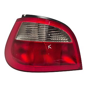 Lanterna Traseira Megane Hatch 2000 A 2005 (Lente Trincada) Esquerda Cristal 7700428320 Original