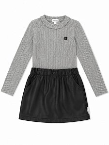 CONJ 2 PÇS MENINA CALVIN KLEIN SAIA PRETA COURINO COM CAMISETA