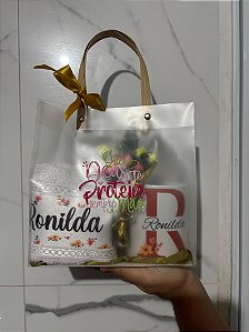 Kit Caneca, toalha de rosto e Mini buque.
