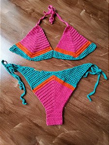 Biquíni pink, laranja e verde