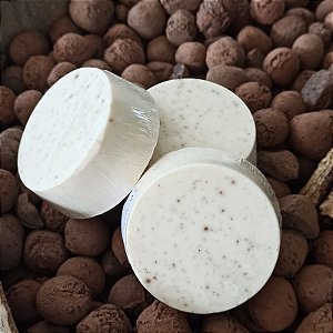 Sabonete Vegano Hidratante com óleo de coco.