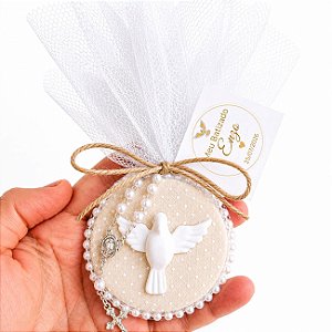 Lembrancinha Espírito Santo Com Ímã E Terço Personalizado
