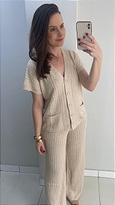 Conjunto de tricot bege com colete