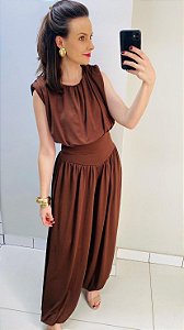 Macacão aladim marrom com ombreiras