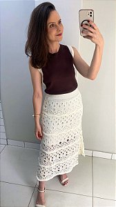 Saia midi off white de tricot em linha