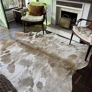 Tapete de couro de boi -Malhado Branco c/ Caramelo 07