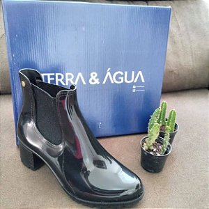 Flores em Passos Calçados