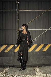 Vestido Midi Risca de Giz em Alfaiataria com Cinto Jully