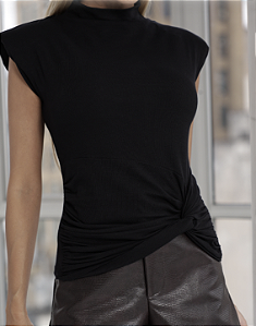 Blusa Ombreira Nó Preto