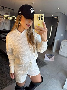 Conjunto em Tricot Capuz Luma Off
