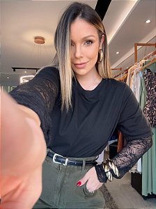 Camiseta Essentials Preta