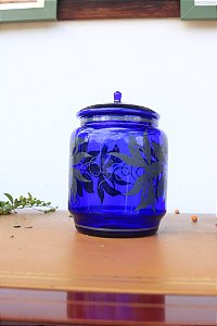 Bomboniere Potiche em vidro azul com pintura em prata 1.950.
