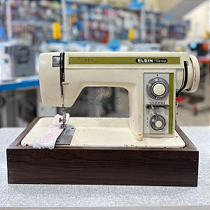 Máquina de Costura Doméstica Elgin Zig Zag [USADA]