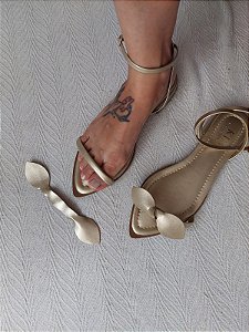 SANDALIA PANDORA OURO FOSCO
