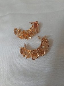 BRINCO BIJUX ARGOLA DE CONCHAS