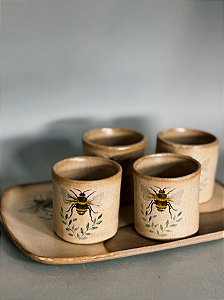 Conjunto Copos e Bandeja Apis