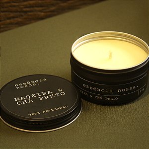 Vela Lata Madeira e Chá Preto