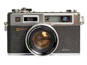 Câmera 35mm - Yashica Electro 35 GSN (9.7/10) + Alça + Filme + Estojo + Baterias