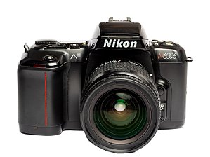 Câmera 35mm - Nikon N6006 (8.5) + Lente 28-80mm (10/10) + Alça Nova + Filme + Bateria