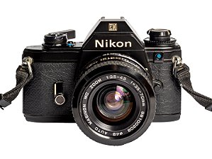 Câmera 35mm - Nikon EM (7/10 - 1 velocidade) + Lente 35-70mm (10/10) + Alça + Tampa + Bateria
