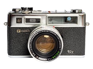 Câmera 35mm - Yashica Electro 35 GS (9.9/10) + Alça + Filme + Bateria e Adaptador