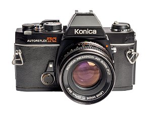 Câmera 35mm - Konica Autoreflex TC (9.7/10) + Lente 50mm e Lente 35mm + Brindes