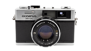 Câmera 35mm - Olympus 35DC "Deluxe Compact" + Filme