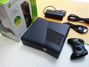 Xbox 360 Super Slim 4GB Kinect 1 Controle 2 Jogos