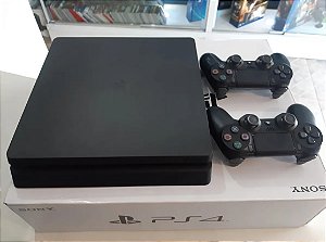 Ps4 Slim, 1Tb, 1 controle, 3 jogos de CD