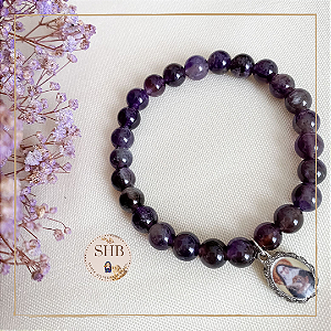 Pulseira de Ametista com Medalha de Santa Hildegarda