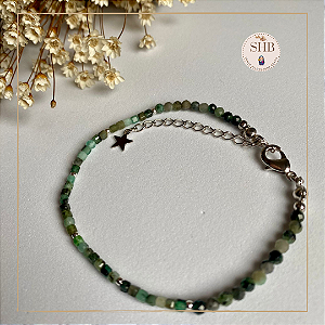 Pulseira de Mix de Esmeralda com esfera lapidada e cubos 2mm + Ponto de Luz - Banho ouro branco